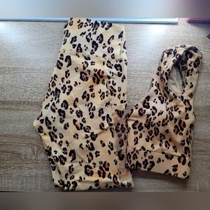Fabletics Leopard set